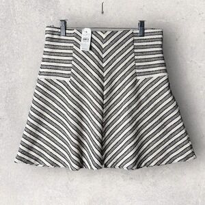 NEW Ann Taylor Loft Womens Skirt Size S Black‎ Cream Striped Chevron Mini